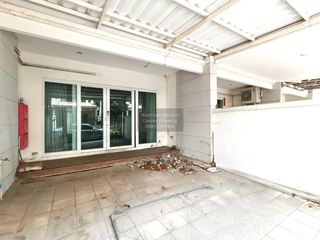 For sale 3 bedrooms townhouse in Mueang Nonthaburi, Nonthaburi