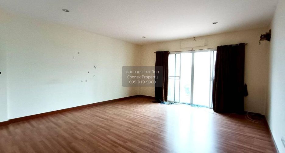 For sale 3 bedrooms townhouse in Mueang Nonthaburi, Nonthaburi