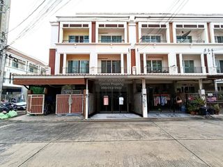 For sale 3 bedrooms townhouse in Mueang Nonthaburi, Nonthaburi