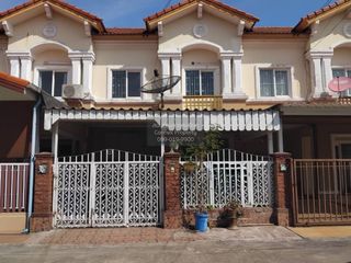 For sale 3 bedrooms townhouse in Don Mueang, Bangkok
