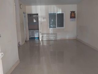 For sale 3 bedrooms townhouse in Don Mueang, Bangkok