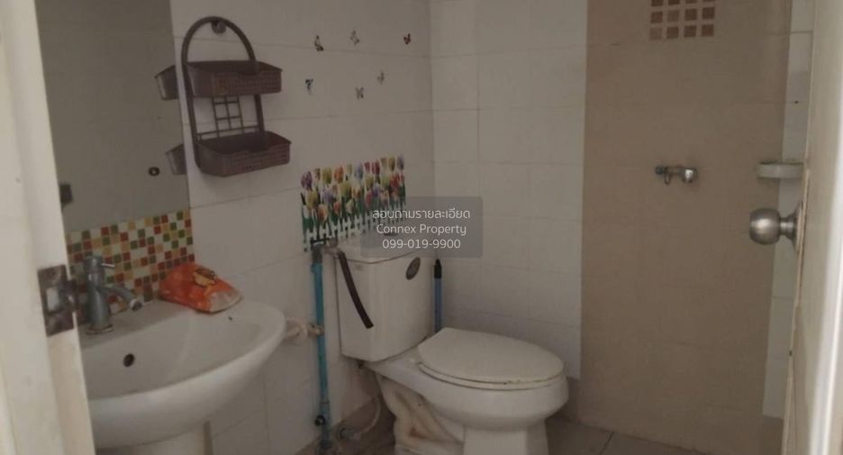 For sale 3 bedrooms townhouse in Don Mueang, Bangkok
