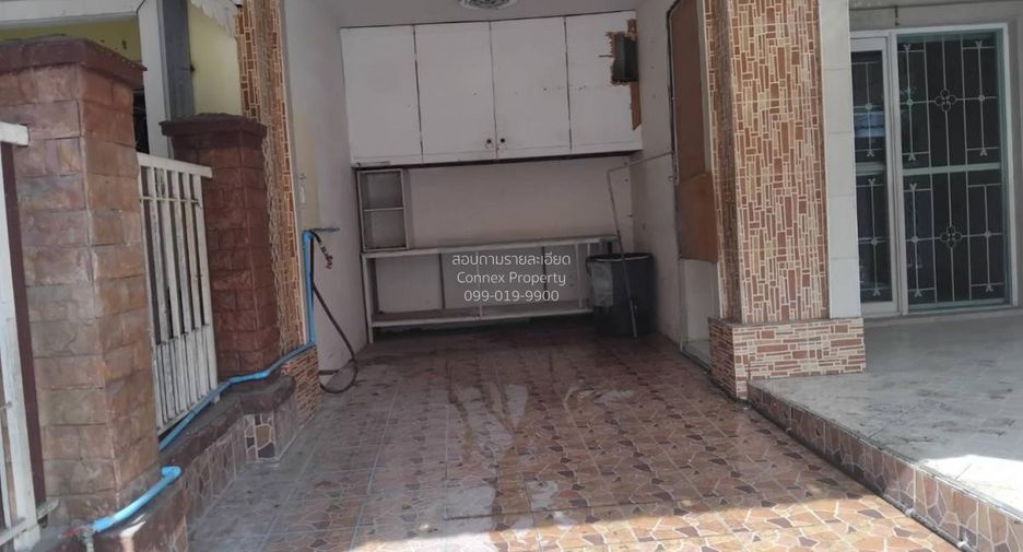 For sale 3 bedrooms townhouse in Don Mueang, Bangkok