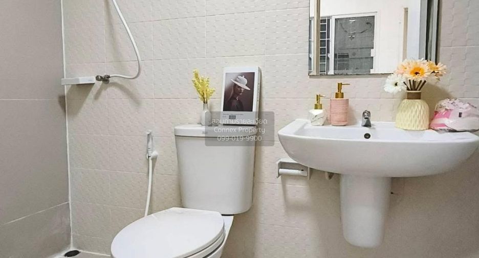 For sale 3 bedrooms townhouse in Khlong Sam Wa, Bangkok