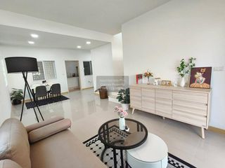 For sale 3 bedrooms townhouse in Khlong Sam Wa, Bangkok