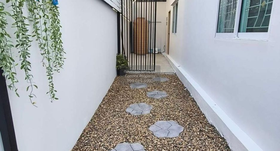 For sale 3 bedrooms townhouse in Khlong Sam Wa, Bangkok