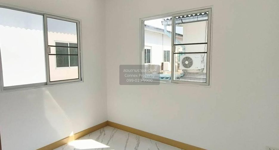 For sale 3 bedrooms townhouse in Khlong Sam Wa, Bangkok
