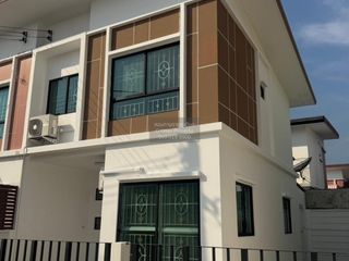For sale 4 bedrooms townhouse in Thanyaburi, Pathum Thani