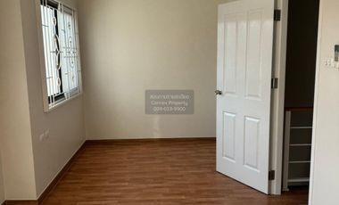 Reihenhaus zum Kauf mit 4 Zimmer in Thanyaburi, Pathum Thani