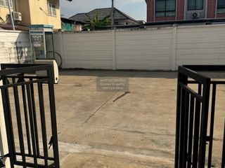 For sale 4 bedrooms townhouse in Thanyaburi, Pathum Thani