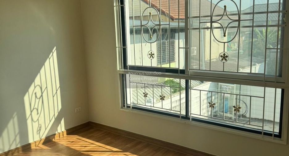 Reihenhaus zum Kauf mit 4 Zimmer in Thanyaburi, Pathum Thani