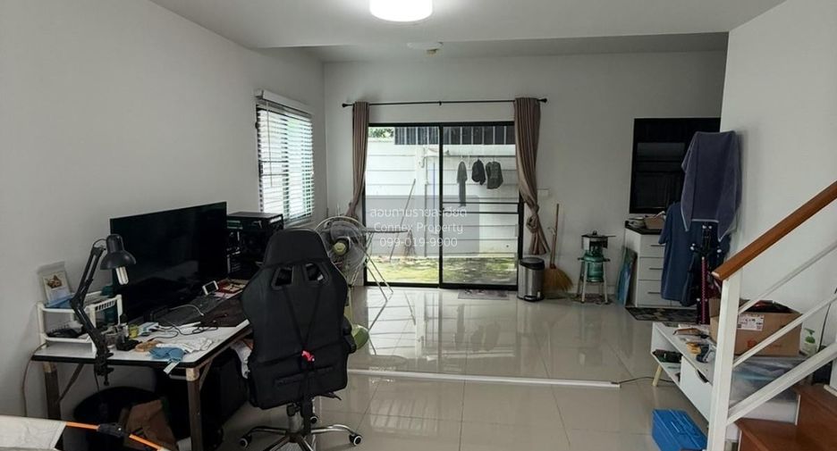 Casa adosada en venta de 3 habitaciones en Bang Bua Thong, Nonthaburi