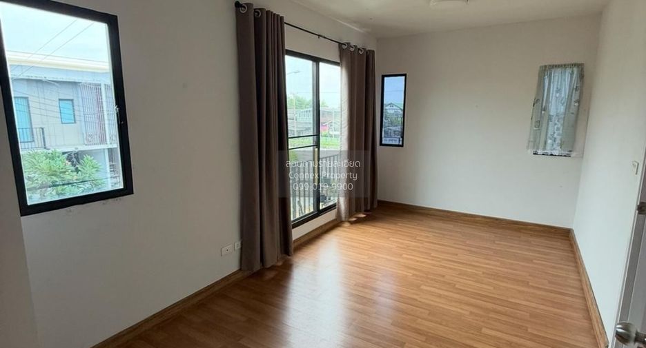 Casa adosada en venta de 3 habitaciones en Bang Bua Thong, Nonthaburi