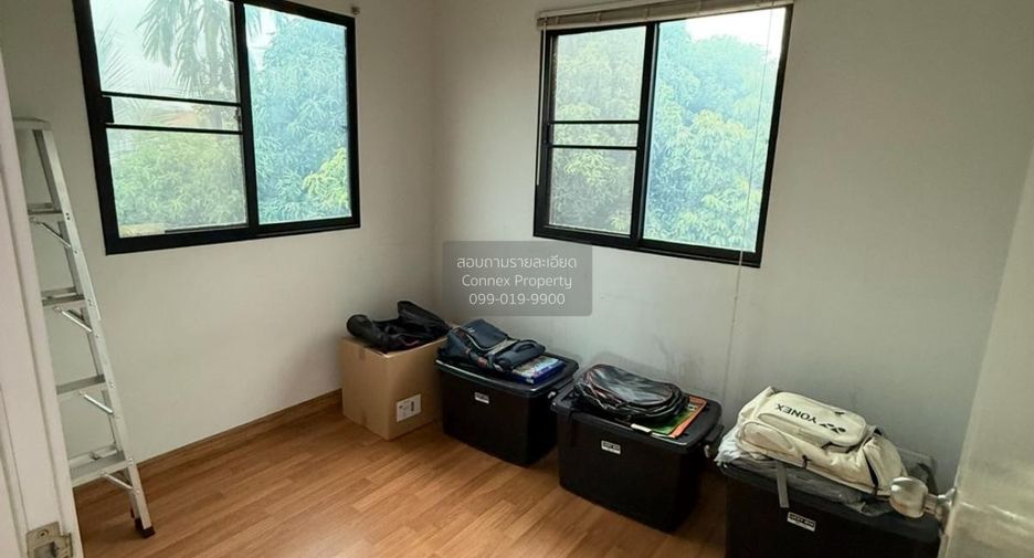 Casa adosada en venta de 3 habitaciones en Bang Bua Thong, Nonthaburi