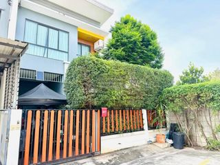 For sale 3 bedrooms townhouse in Bang Khae, Bangkok
