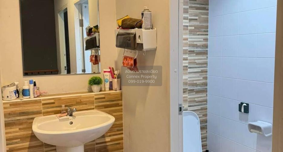 For sale 3 bedrooms townhouse in Bang Khae, Bangkok