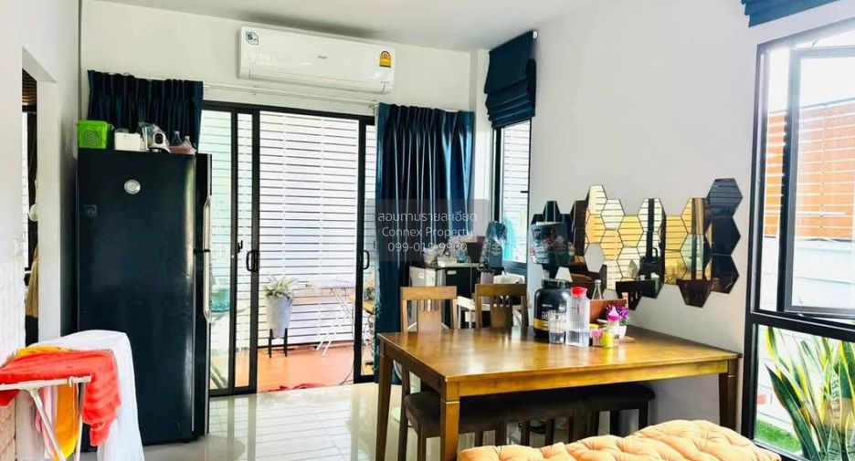 For sale 3 bedrooms townhouse in Bang Khae, Bangkok