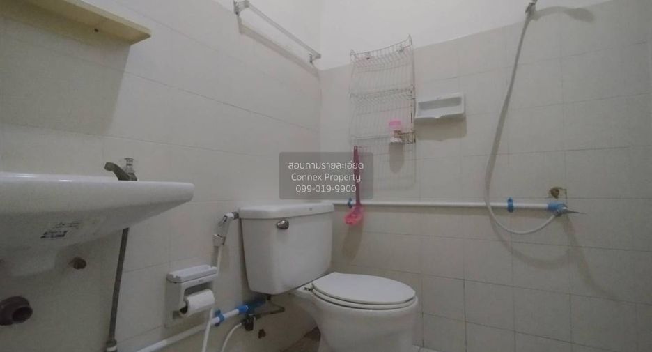 À vendre 2 chambres maison de ville à Bang Sao Thong, Samut Prakan