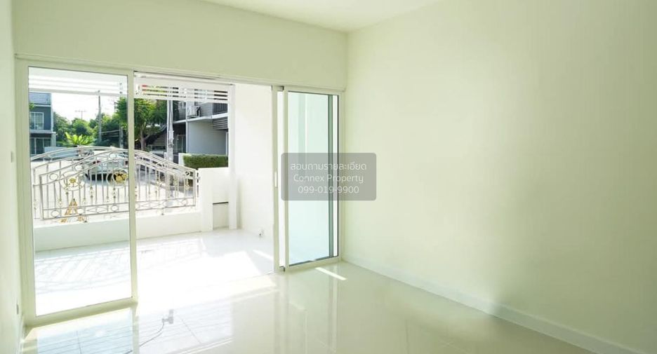 For sale 3 bedrooms townhouse in Sai Noi, Nonthaburi