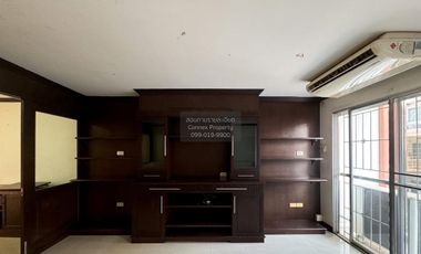 Casa adosada en venta de 4 habitaciones en Suan Luang, Bangkok