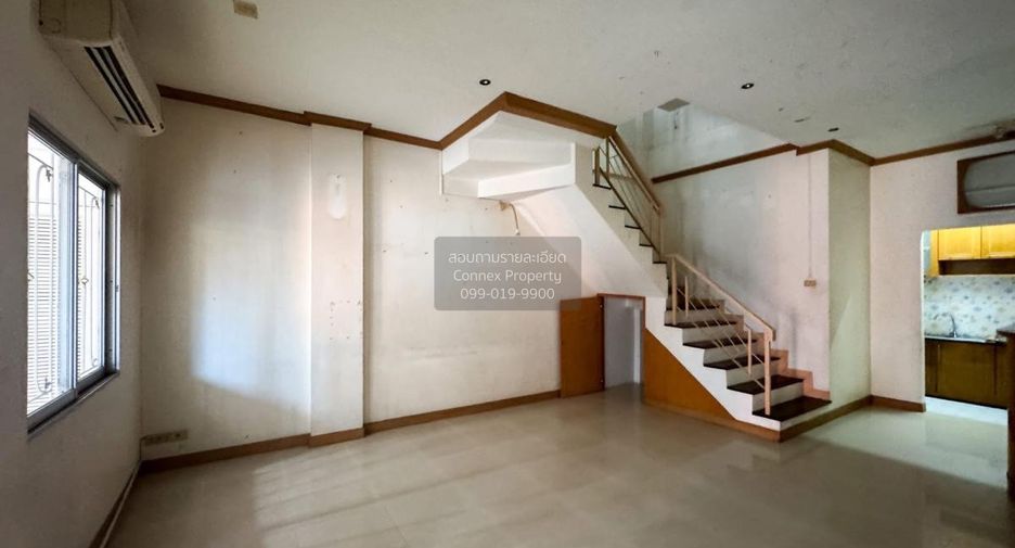 Casa adosada en venta de 4 habitaciones en Suan Luang, Bangkok