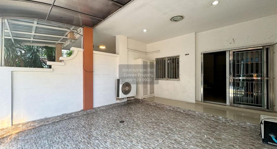 Casa adosada en venta de 4 habitaciones en Suan Luang, Bangkok