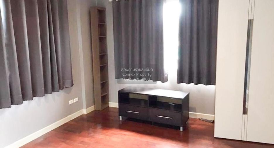 For sale 4 bedrooms house in Phasi Charoen, Bangkok