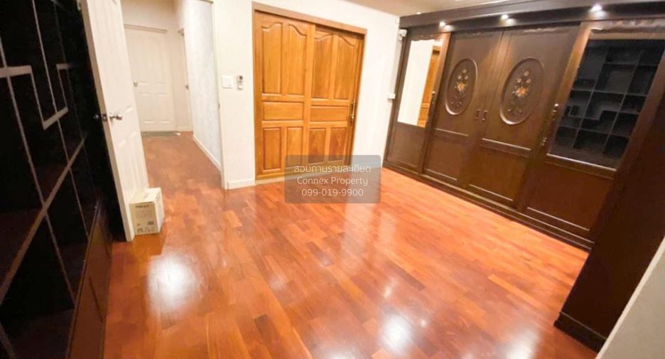 For sale 4 bedrooms house in Phasi Charoen, Bangkok