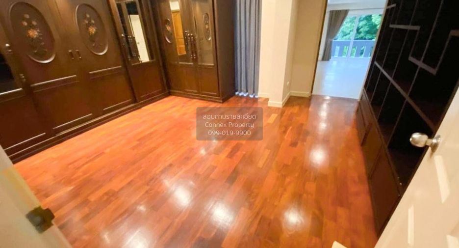 For sale 4 bedrooms house in Phasi Charoen, Bangkok