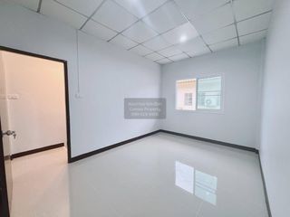 Casa adosada en venta de 3 habitaciones en Nong Khaem, Bangkok