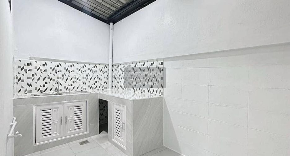 Casa adosada en venta de 3 habitaciones en Nong Khaem, Bangkok