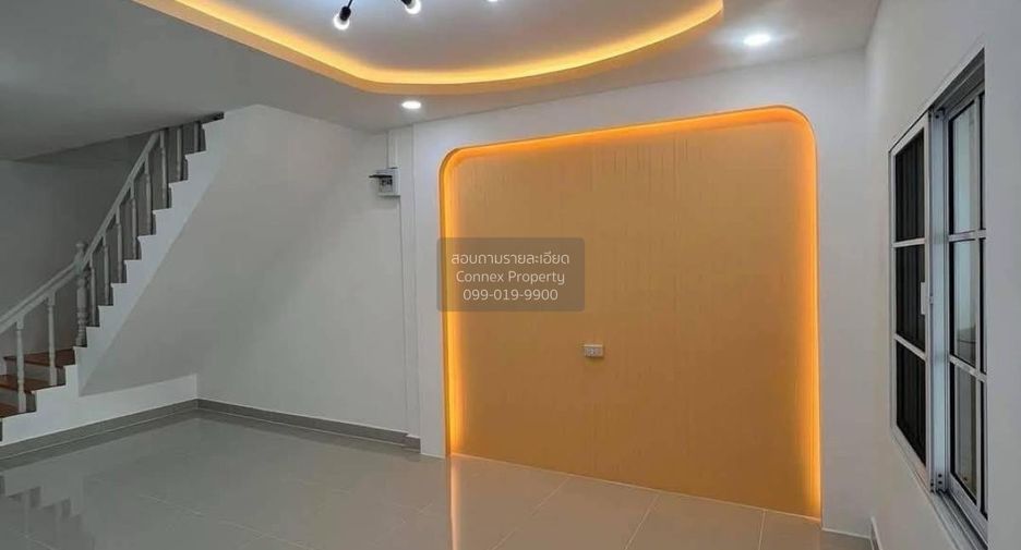 Casa adosada en venta de 2 habitaciones en Thanyaburi, Pathum Thani