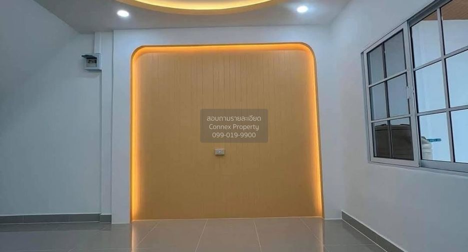 Casa adosada en venta de 2 habitaciones en Thanyaburi, Pathum Thani