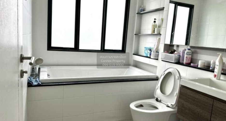 For sale 5 bedrooms house in Pak Kret, Nonthaburi