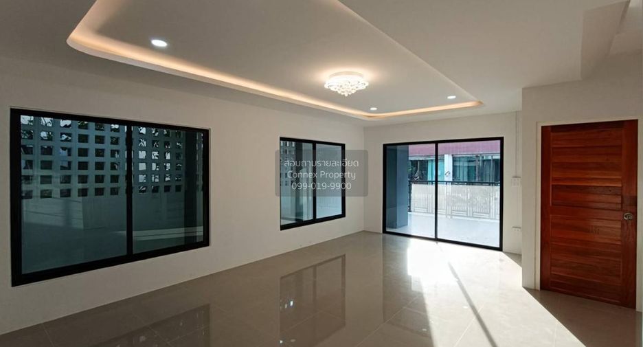 For sale 3 bedrooms townhouse in Khlong Luang, Pathum Thani