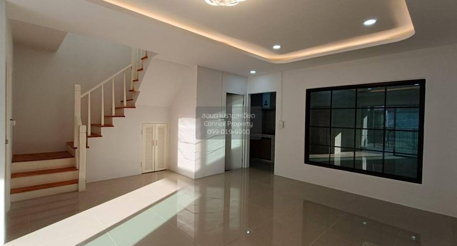 For sale 3 bedrooms townhouse in Khlong Luang, Pathum Thani