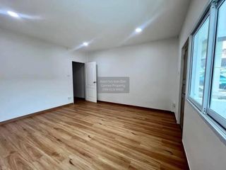 À vendre 2 chambres maison de ville à Bang Sao Thong, Samut Prakan
