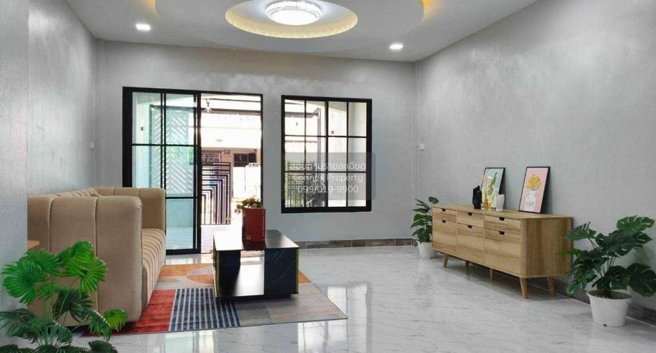 For sale 2 bedrooms townhouse in Khlong Sam Wa, Bangkok