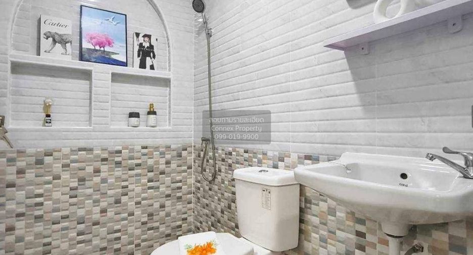 For sale 2 bedrooms townhouse in Khlong Sam Wa, Bangkok