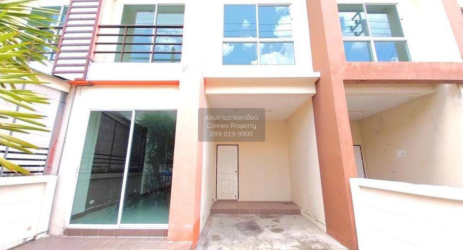 Casa adosada en venta de 3 habitaciones en Nong Chok, Bangkok