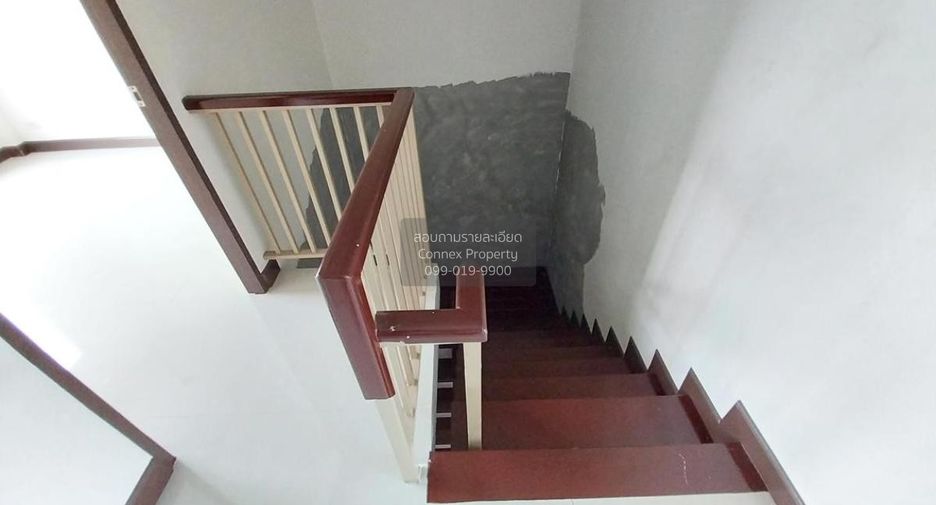 Casa adosada en venta de 3 habitaciones en Nong Chok, Bangkok