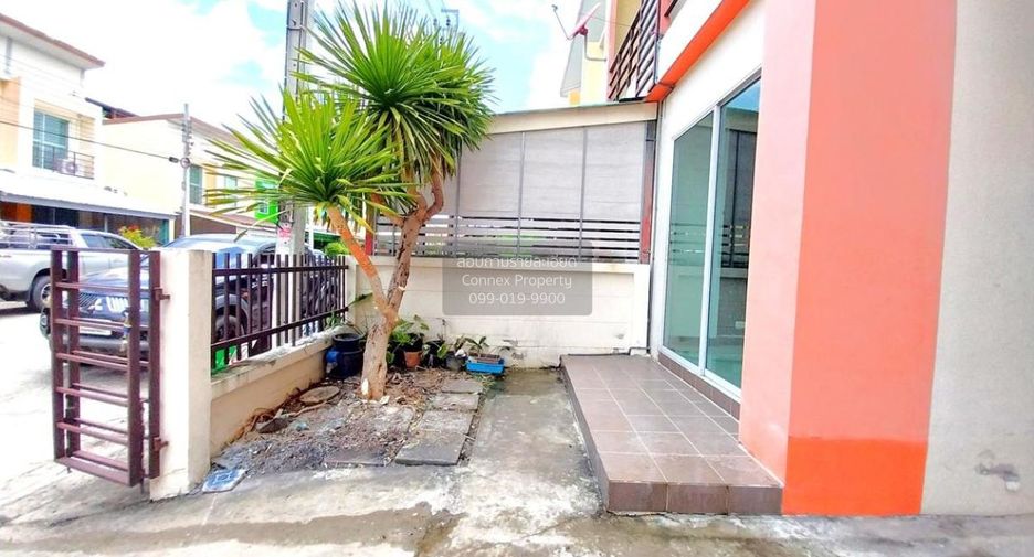 Casa adosada en venta de 3 habitaciones en Nong Chok, Bangkok