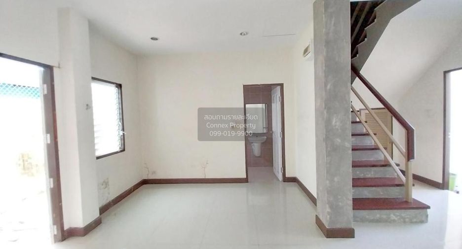 Casa adosada en venta de 3 habitaciones en Nong Chok, Bangkok