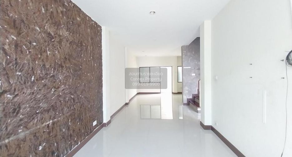 Casa adosada en venta de 3 habitaciones en Nong Chok, Bangkok