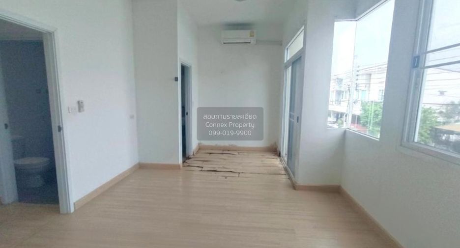For sale 3 bedrooms townhouse in Phra Samut Chedi, Samut Prakan