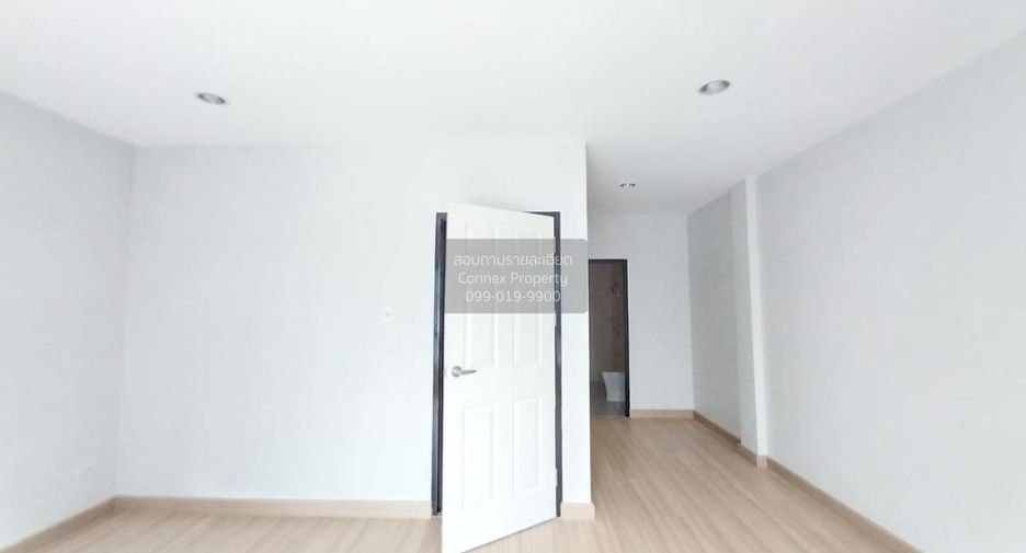 For sale 4 bedrooms townhouse in Bueng Kum, Bangkok