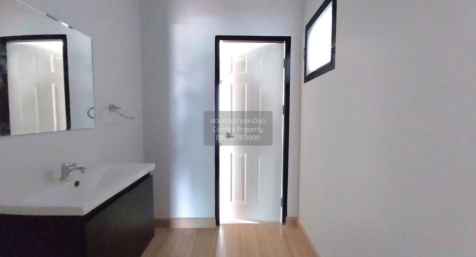 For sale 4 bedrooms townhouse in Bueng Kum, Bangkok