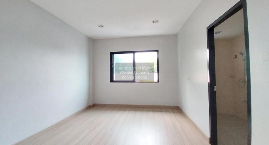 For sale 4 bedrooms townhouse in Bueng Kum, Bangkok