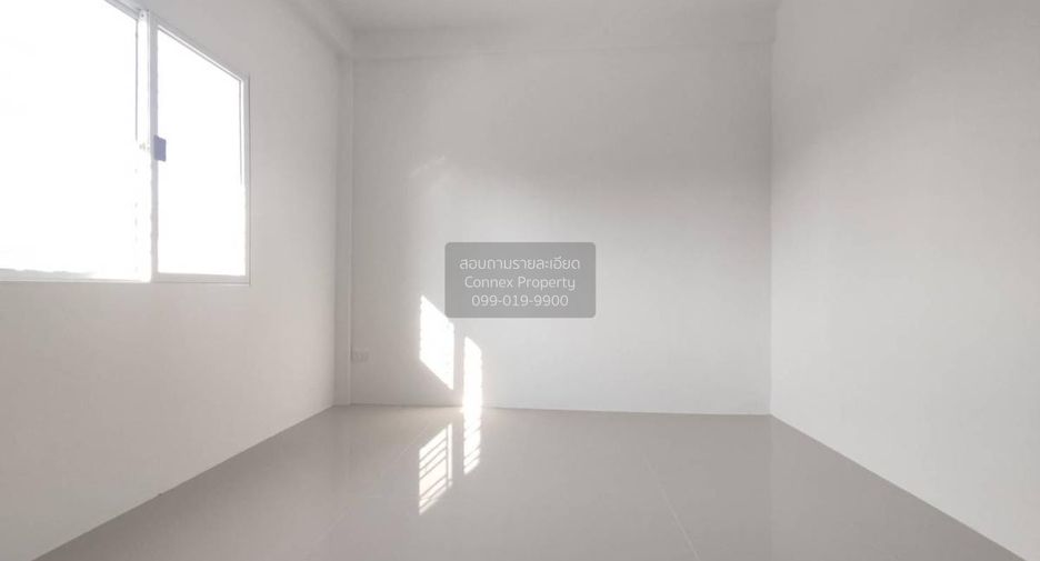 À vendre 2 chambres maison de ville à Bang Sao Thong, Samut Prakan