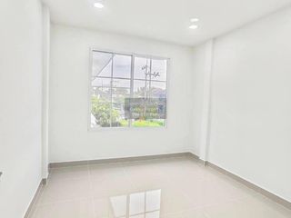 For sale 3 bedrooms townhouse in Lam Luk Ka, Pathum Thani